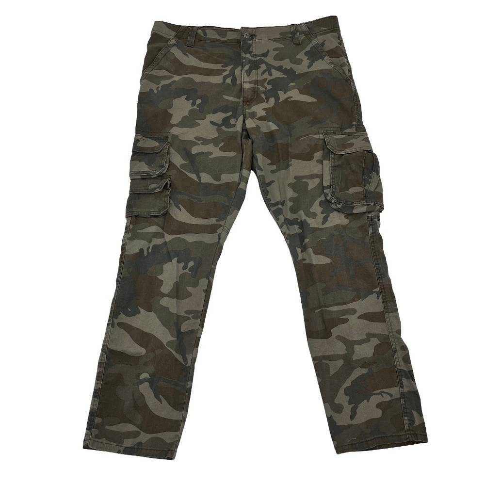Wrangler Mens 38x30 Regular Taper Cargo Pants Green Camouflage Army Flat Front